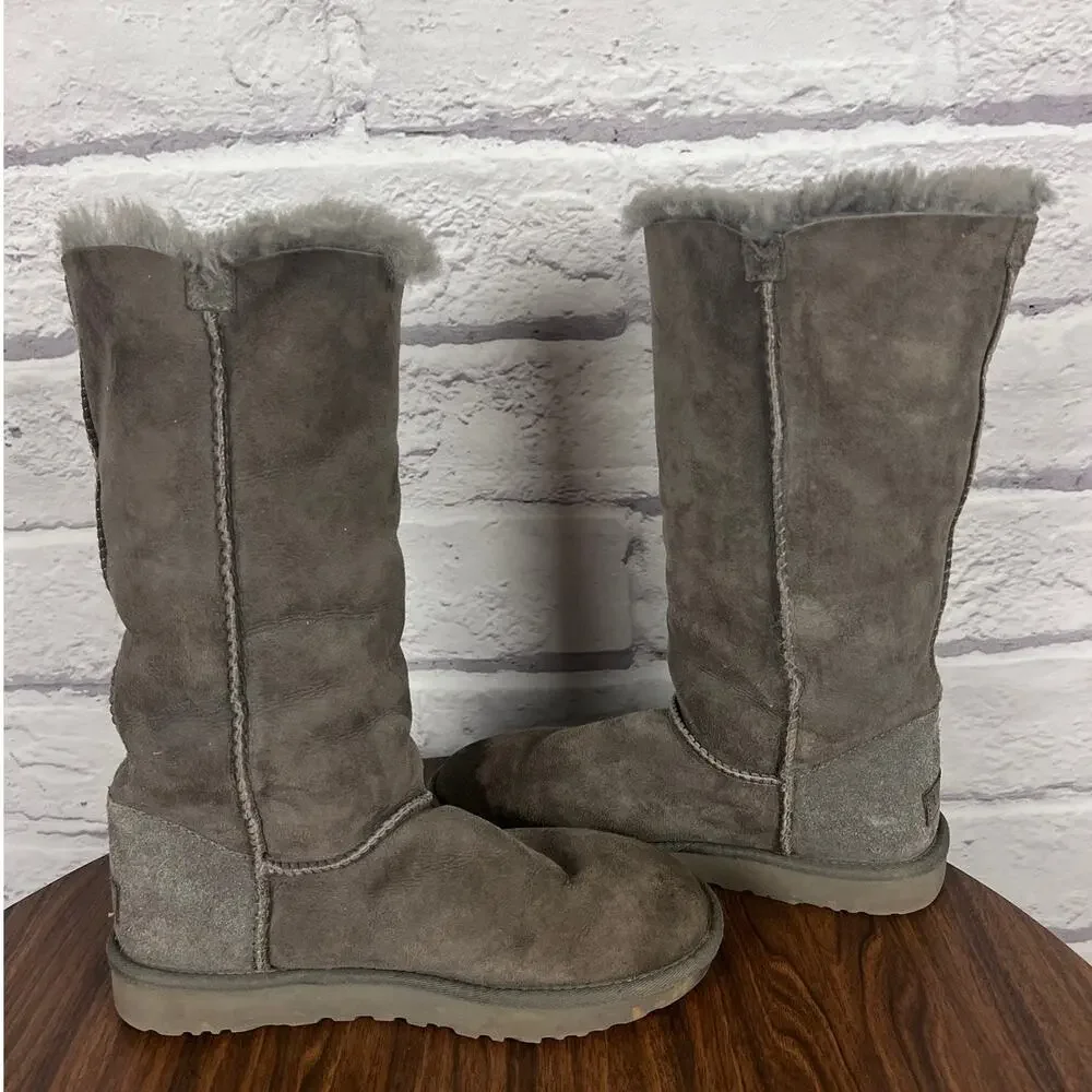 UGG Womens 9 Y2K Cottagecore Outdoors Sheepskin Bailey Button Triplet II Boot